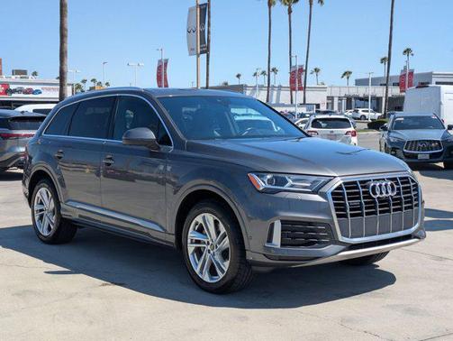 2021 Audi Q7 45 Premium Plus