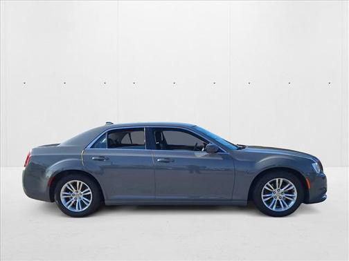 2019 Chrysler 300 Touring