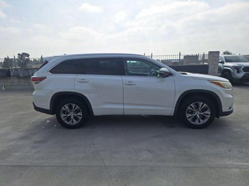 Blizzard Pearl 2015 Toyota Highlander XLE