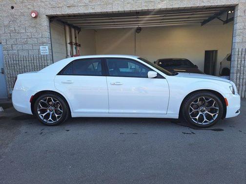 2018 Chrysler 300 S