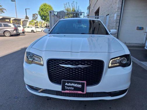 2018 Chrysler 300 S
