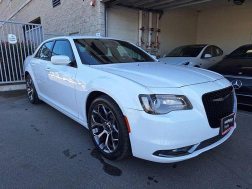 2018 Chrysler 300 S