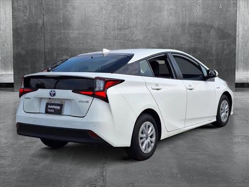 2019 Toyota Prius LE