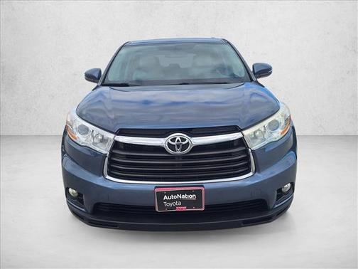 Silver/Gray 2014 Toyota Highlander LE Plus