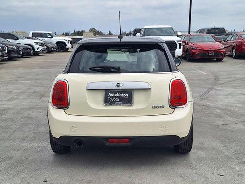 2015 MINI Hardtop Cooper