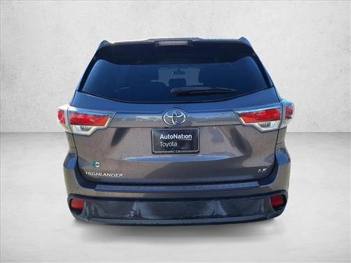 2015 Toyota Highlander LE