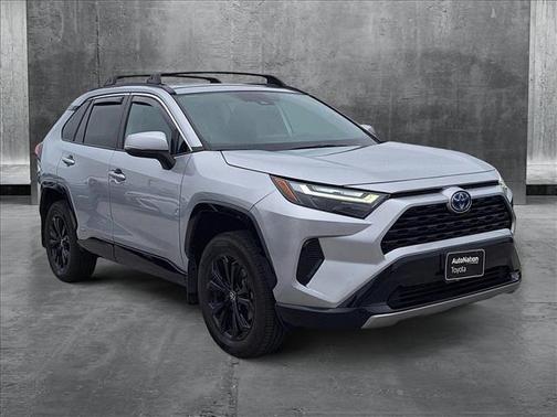 2022 Toyota RAV4 Hybrid SE