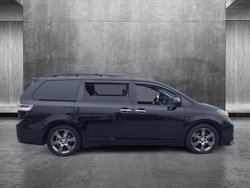 2016 Toyota Sienna SE
