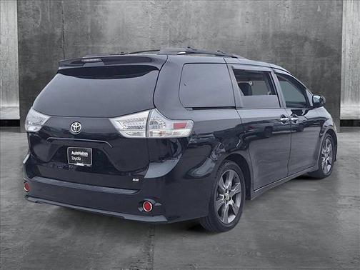 2016 Toyota Sienna SE