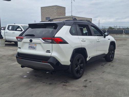 2021 Toyota RAV4 Hybrid SE