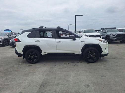2021 Toyota RAV4 Hybrid SE