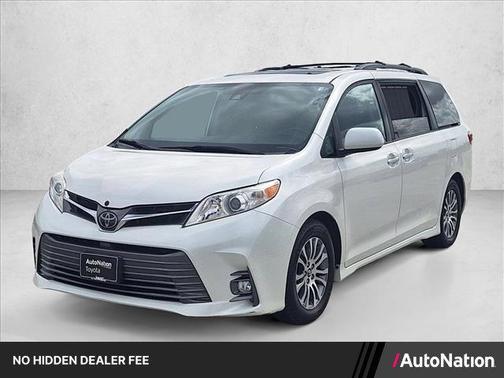 Blizzard Pearl 2019 Toyota Sienna XLE Premium