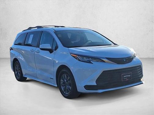 2021 Toyota Sienna LE