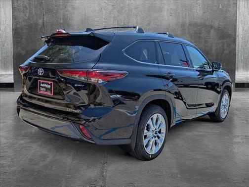 2025 Toyota Highlander Hybrid Limited