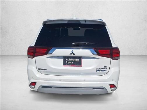Pearl White 2019 Mitsubishi Outlander PHEV SEL