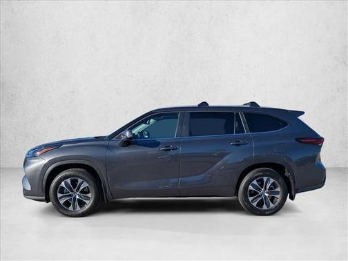 2025 Toyota Highlander XLE