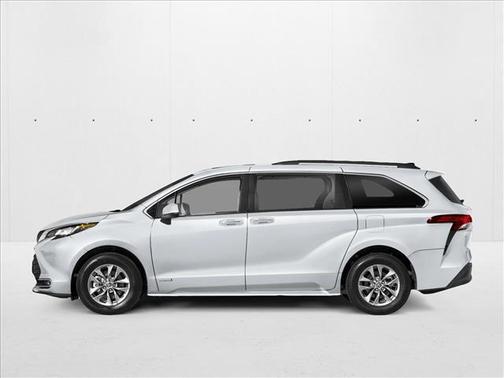 2025 Toyota Sienna XLE 8 Passenger