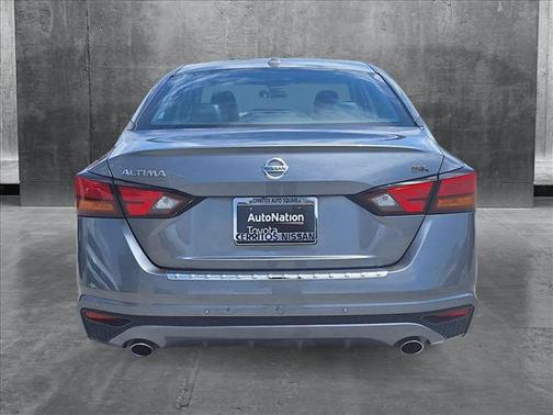 2022 Nissan Altima SR FWD