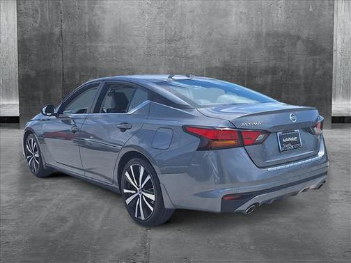 2022 Nissan Altima SR FWD