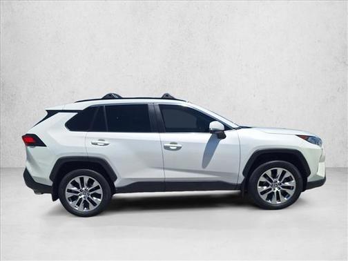 Blizzard Pearl 2021 Toyota RAV4 XLE Premium