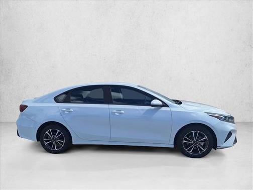 Snow White Pearl 2023 Kia Forte LXS