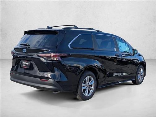 2025 Toyota Sienna XLE