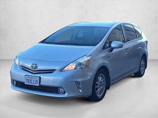 2014 Toyota Prius v Two
