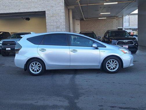 2014 Toyota Prius v Two