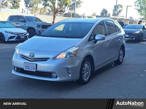 2014 Toyota Prius v Two