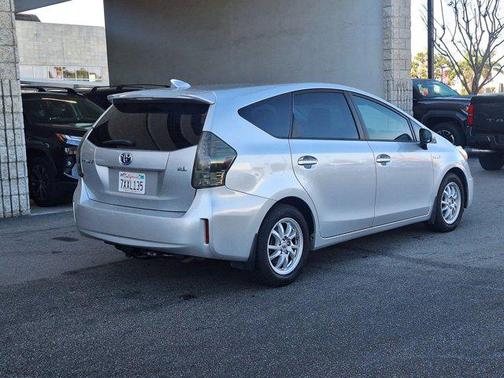 2014 Toyota Prius v Two