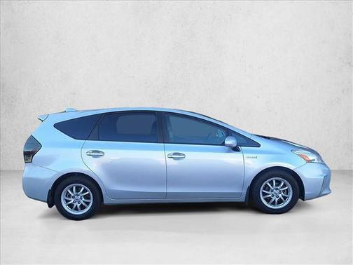 2014 Toyota Prius v Two