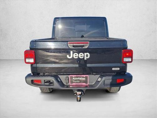 2022 Jeep Gladiator Overland