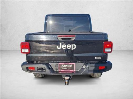 2022 Jeep Gladiator Overland