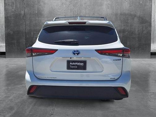 2021 Toyota Highlander Hybrid XLE