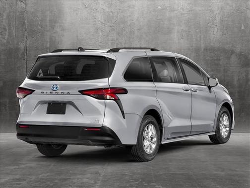 2025 Toyota Sienna LE