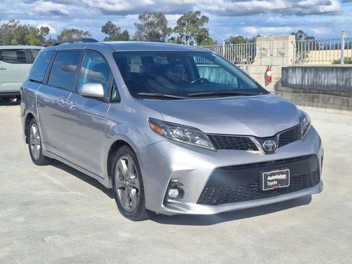 2018 Toyota Sienna SE