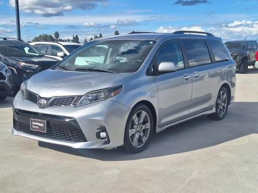 2018 Toyota Sienna SE