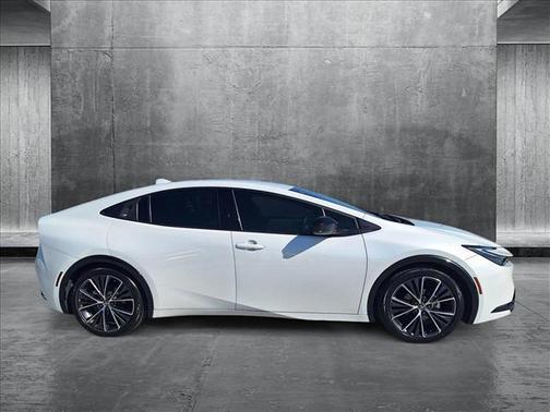 2023 Toyota Prius XLE