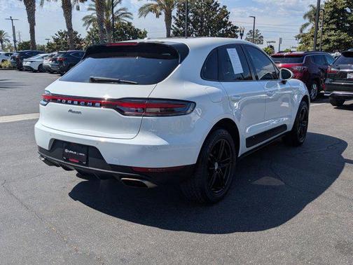 2021 Porsche Macan AWD