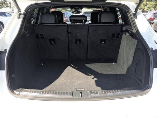 2021 Porsche Macan AWD