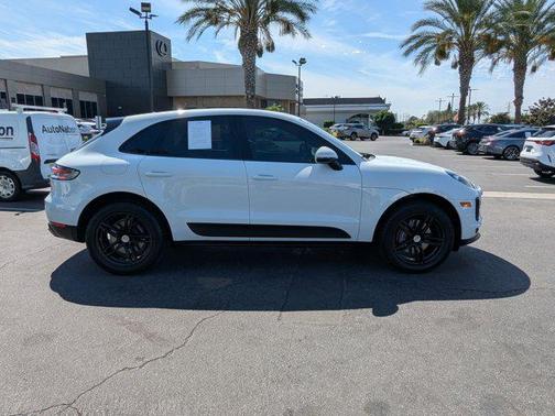 2021 Porsche Macan AWD