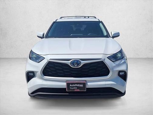 Wind Chill Pearl 2023 Toyota Highlander Hybrid LE