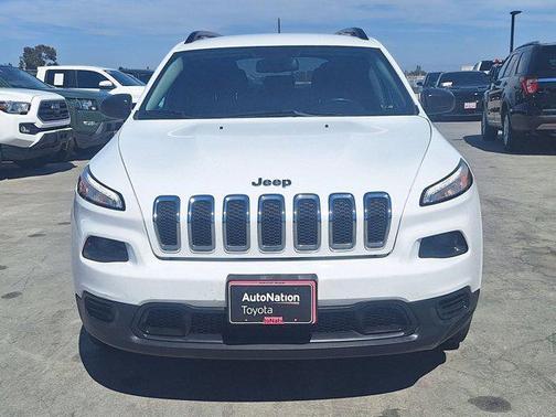2015 Jeep Cherokee Sport