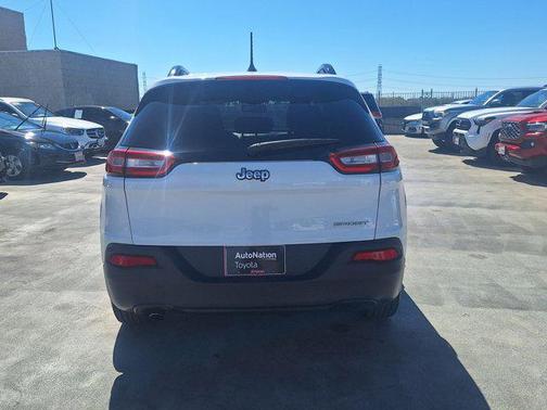 2015 Jeep Cherokee Sport