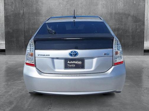 2010 Toyota Prius III