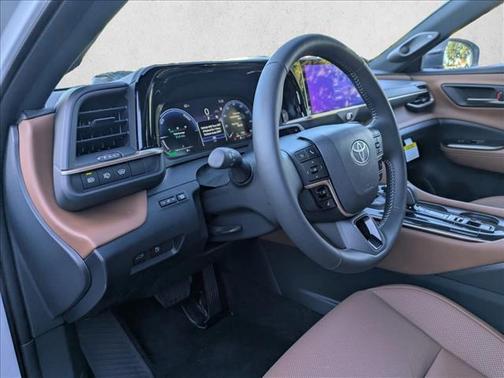 2025 Toyota Crown Signia Limited