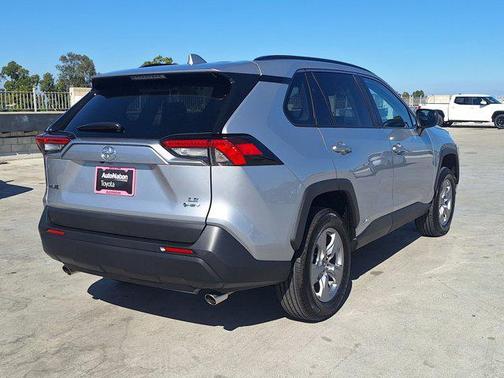 2025 Toyota RAV4 Hybrid LE