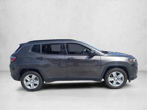 Granite Crystal Metallic Clearcoat 2022 Jeep Compass Latitude