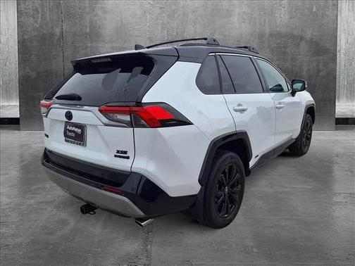 2023 Toyota RAV4 Hybrid SE