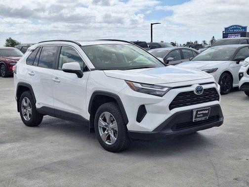 2024 Toyota RAV4 Hybrid XLE